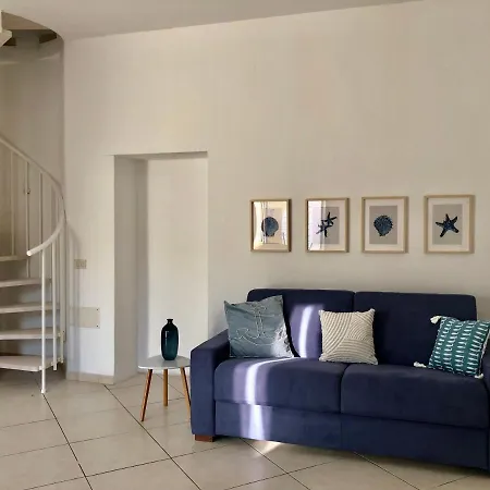 Il Gabbiano Apartment *
